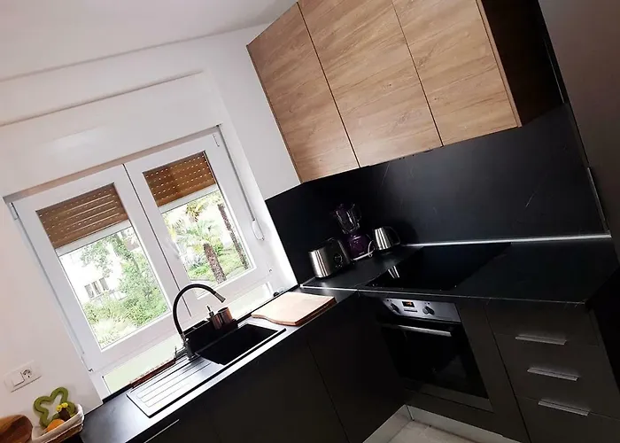 Monica Apartman *