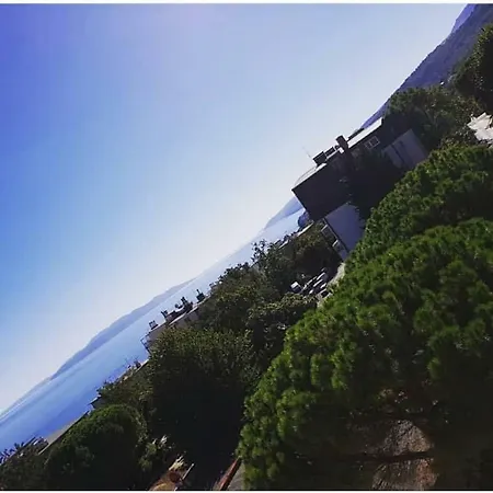 Διαμέρισμα Monica *